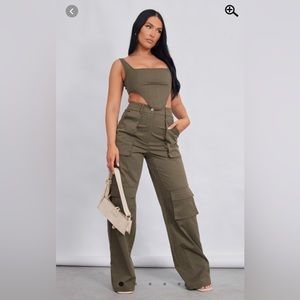 NWT Pretty Little Thing Khaki Twill Pocket Detail High Waist Cargo Pants